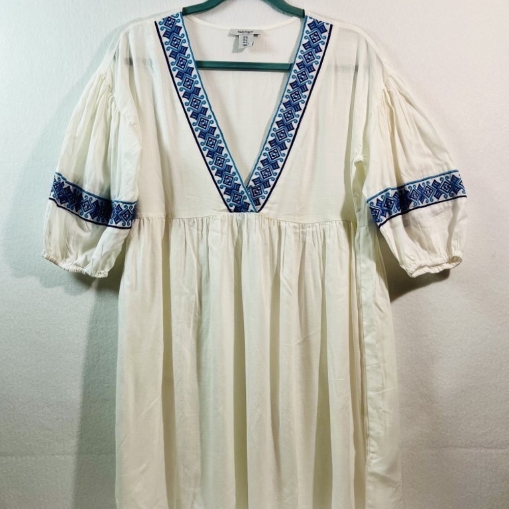 Haute Hippie Style White V-Neck Dress Embroidered Size Medium Boho Hippie